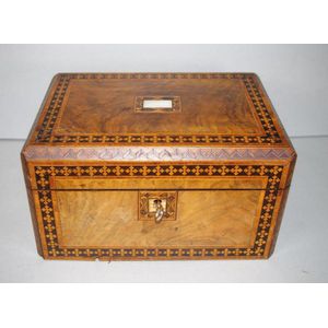 Victorian mahogany inlay sewing box with mother of pearl centre…