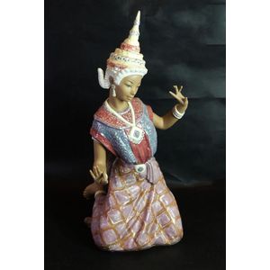 Large Retired Lladro Thai Dancer Statue With Gres Finish (item