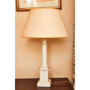 Pair of white painted wood bedside table lamps, 20th century,…