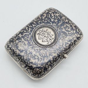 Neillo 84 silver snuff box, decorated with palace scene and…