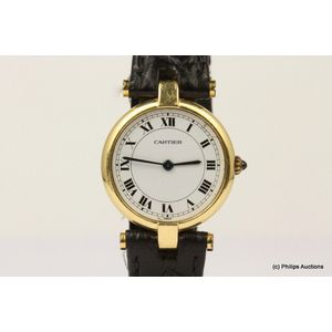 A gold ladies Cartier Cayman wristwatch 
