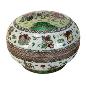 A large famille rose porcelain lidded table bowl, Republic…