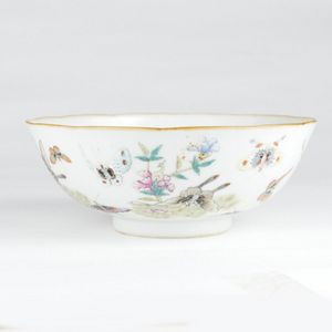 Vintage 1970s Chinese Hand-Painted Moriage Porcelain Centerpiece offers Bowl With Rose