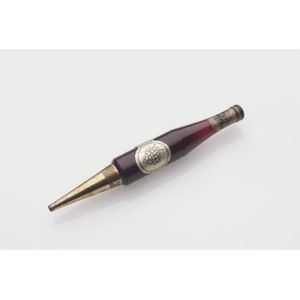 A novelty propelling pencil in the form of a wine bottle, 7.5…
