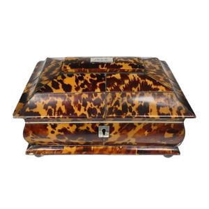 Early 19th century Regency tortoiseshell sewing / work box, of&hellip;