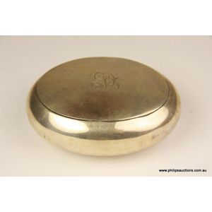 A sterling silver dressing table box, 1908 Birmingham, with…