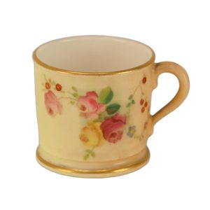 Royal Worcester (England) cups & saucers/trios - price guide and