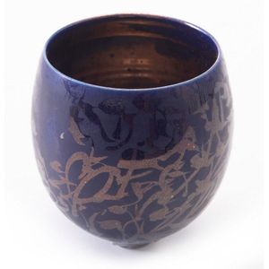 Greg Daly, small pot, blue, acid etching 10 cm high