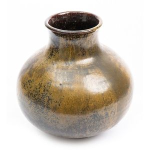 Greg Daly, earthenware vase, 23.5 cm high