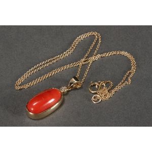 Coral and Diamond Pendant in 9ct Gold Setting - Pendants/Lockets ...