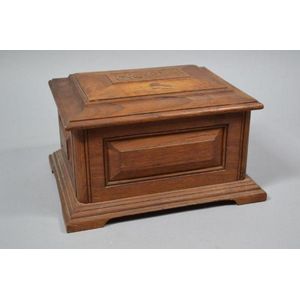 Wooden tea caddy marked Victory (with picture of HMS Victory)…