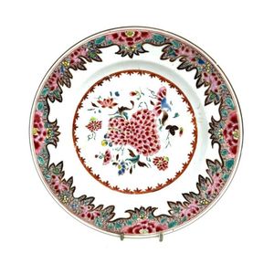 A Chinese famille rose exportware porcelain plate, Yongzheng,…