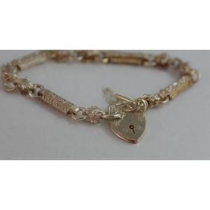 Gold Charm Bracelet with 8 Charms