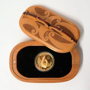New Zealand Hei Matau $10 2012 gold coin, the first 1oz.999…