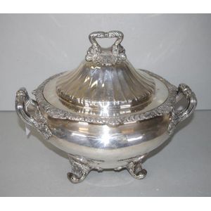 George III Sheffield plate lidded soup tureen dual handled,…