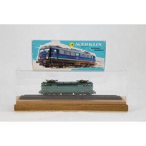 Marklin 3038 and 3040 French BB 9233 green 3-rail AC E40 210…