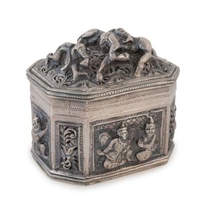 An antique Burmese silver betel box with fine repousse…