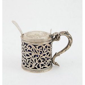 Victorian sterling silver mustard pot with shell shape…