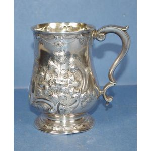 Good Victorian silver plated beer mug, with repousse scrolled…