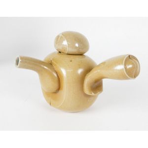 Chris Weaver, teapot, honey coloured side handled, early 1990s.&hellip;