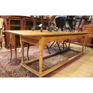 A Continental 18th century elm and pine pinned plank top…