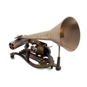An Edison Bell '20th century' phonograph, circa 1902 key wind…