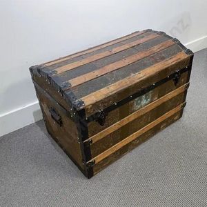 Dome Top Blanket Chest with Wood Peg Hinges