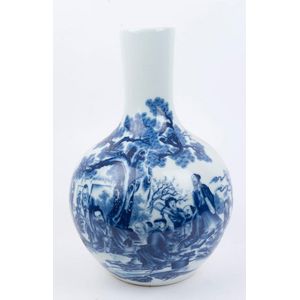 A large Chinese blue and white porcelain vase of bulbous form…