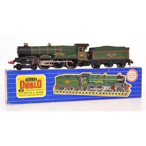 Hornby Dublo 3-rail 3221 locomotive and tender of a 4-6-0…
