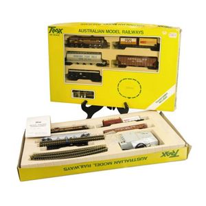 Two Trax HO scale model Railway sets. Including 333 cm of…