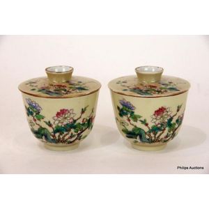 A pair of famille rose Teabowls and covers, Republic period,…