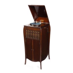 Homophone Upright gramophone, early 20th century. 123 cm high,…