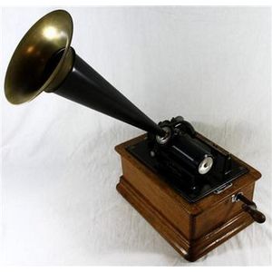 An Edison standard phonograph c.1900 complete with reproducer,…