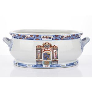 A large Chinese famille-rose two handled basin decorated with…