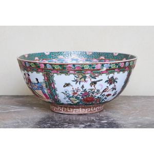 A Cantonese famille-rose bowl, 25 cm diameter 11 cm high