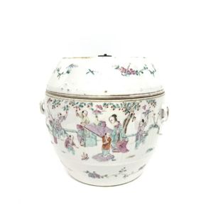 A Chinese famille rose porcelain jar with cover, Republic…