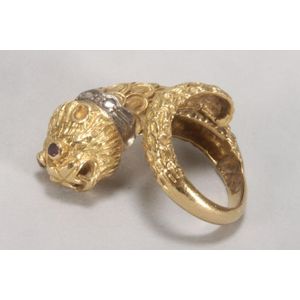 Vintage Lalounis Rams Head Ring in 18 Karat Yellow Gold 