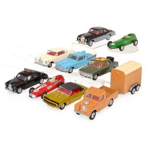 A large collection of Corgi models, including no. 150s Vanwall,…