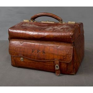 Early 1900's English Leather Gladstone / Doctors Bag