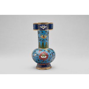 A small cloisonne arrow vase, Jingtai four-character incised…
