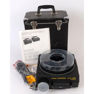 Kodak 'Carosel' vintage slide projector in case with…