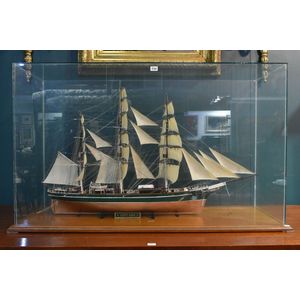 Cutty Sark model clipper, beautifully displayed in large glass…