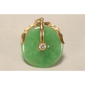 Jade and Diamond Pendant in 18ct Yellow Gold - Pendants/Lockets - Jewellery