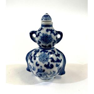 2 x store Chinese Porcelain Snuff Bottle With Blue White Scenery Graphic ws1326E