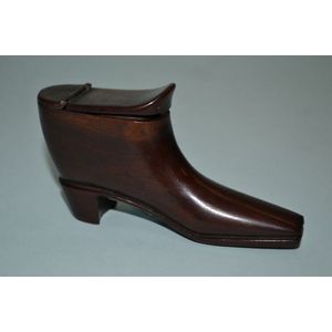 Rare Victorian mahogany carved snuff box in the form of Cuban…
