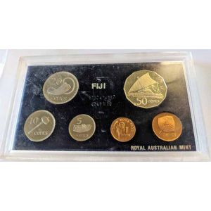 Fiji: 1980 proof coin set, Royal Australian mint, silver and…