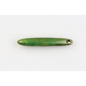 Maori green stone kuru (pendant) of straight form with tapering…