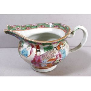 Good Chinese famille rose gravy boat, 9 cm high.
