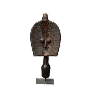 A reliquary figure. Mid 20th century, Kota people of Gabon,…