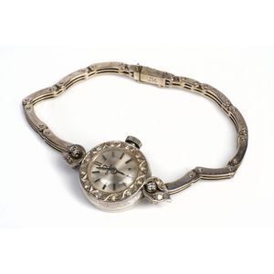 Vintage Omega wristwatch - price guide 